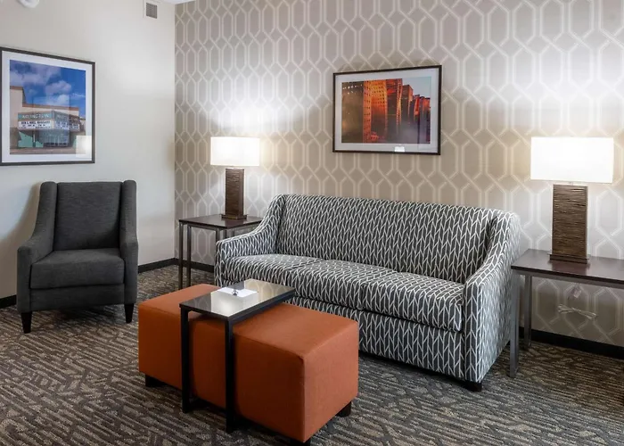 Drury Plaza Hotel Dallas Arlington